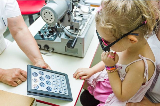 Young Girl Child Eye Exam 1280x853 640x427